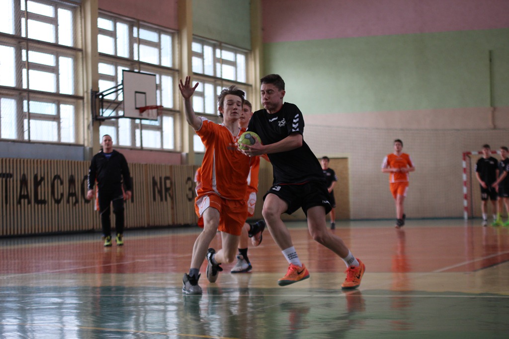Gimnazjum nr 2 triumfuje w mistrzostwach Legnicy w ręczną