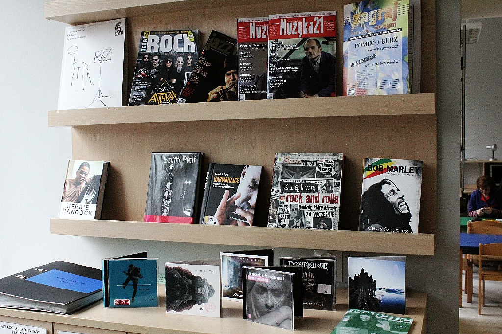 Biblioteka muzyczna po przeprowadzce na Mickiewicza