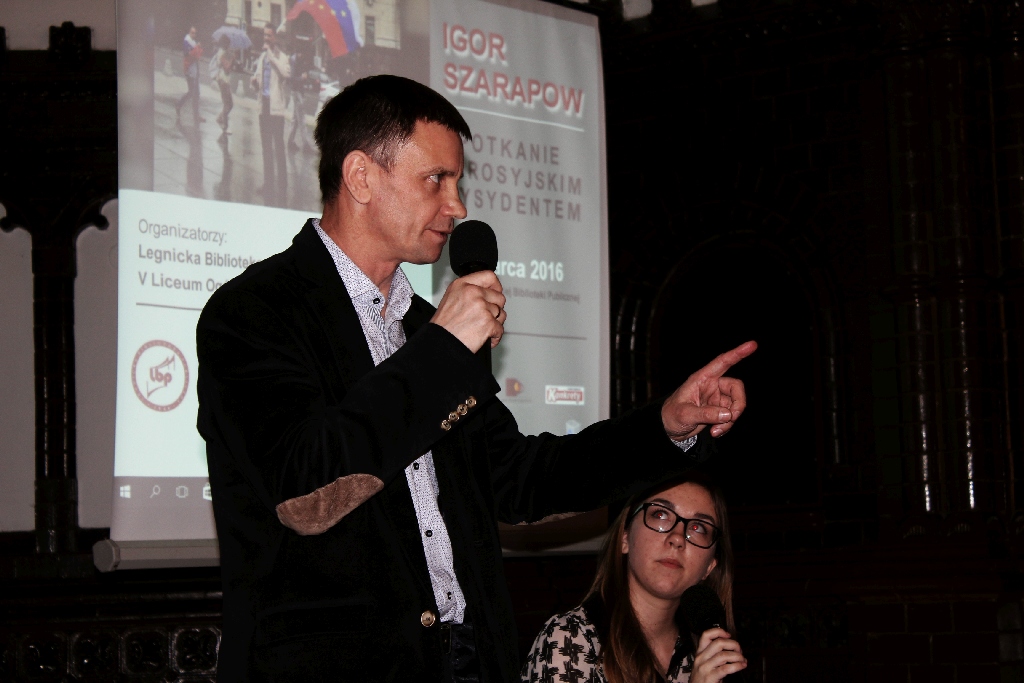 Igor Szarapow spotkał się w legnickiej bibliotece z legniczanami