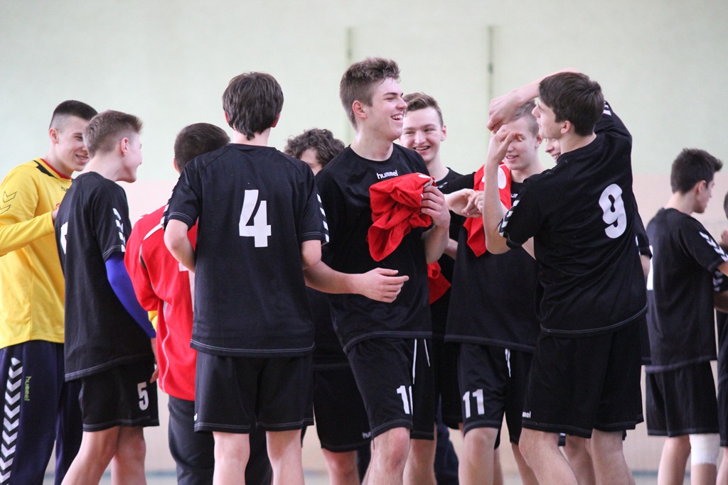 Gimnazjum nr 2 triumfuje w mistrzostwach Legnicy w ręczną