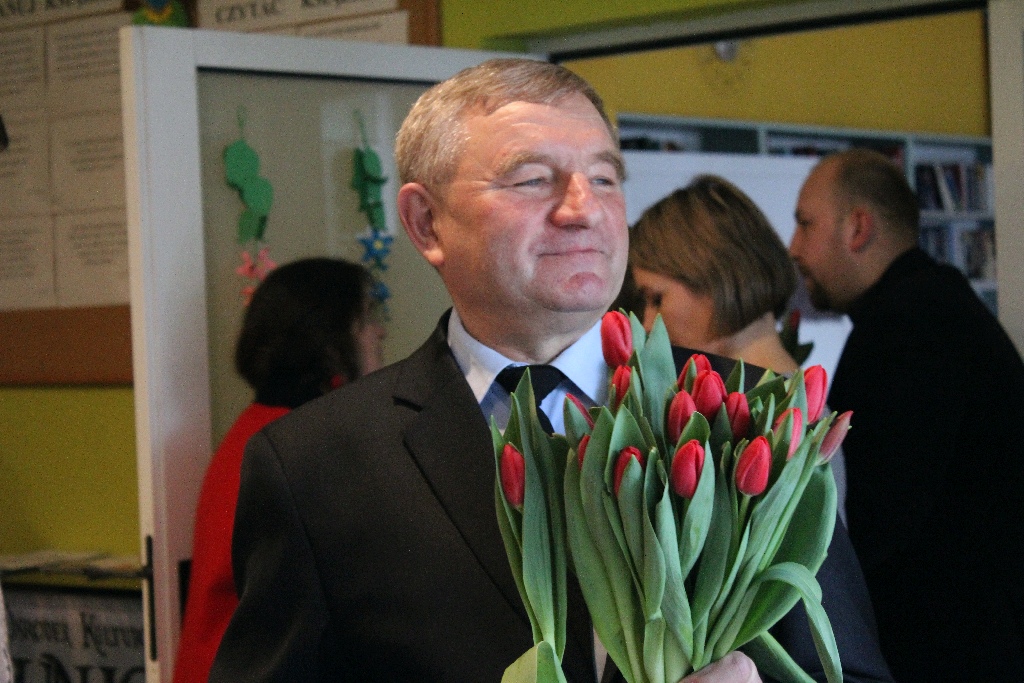 Kabaret pod Wyrwigroszem wystąpił w Kunicach na Dzień Kobiet