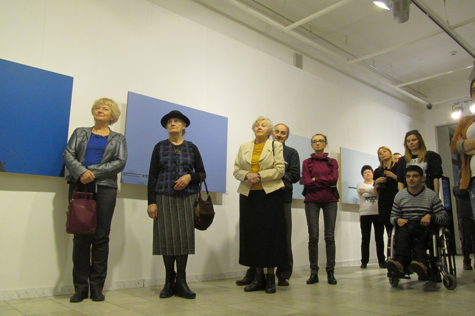 Światło i przestrzeń Roberta Motelskiego w Galerii Sztuki