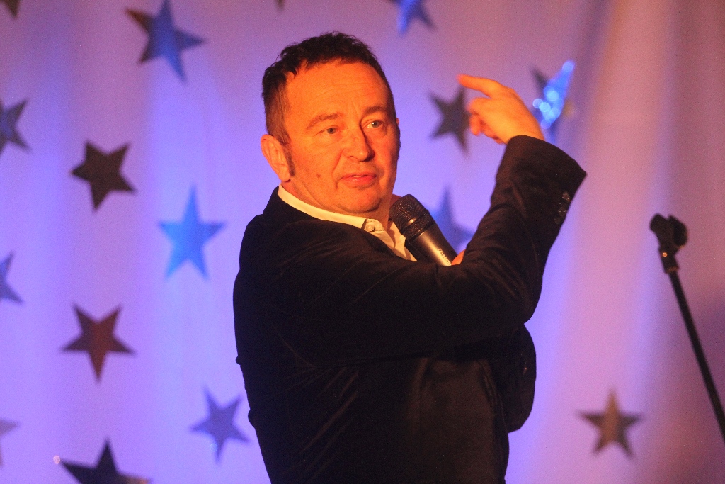 Kabaret pod Wyrwigroszem wystąpił w Kunicach na Dzień Kobiet