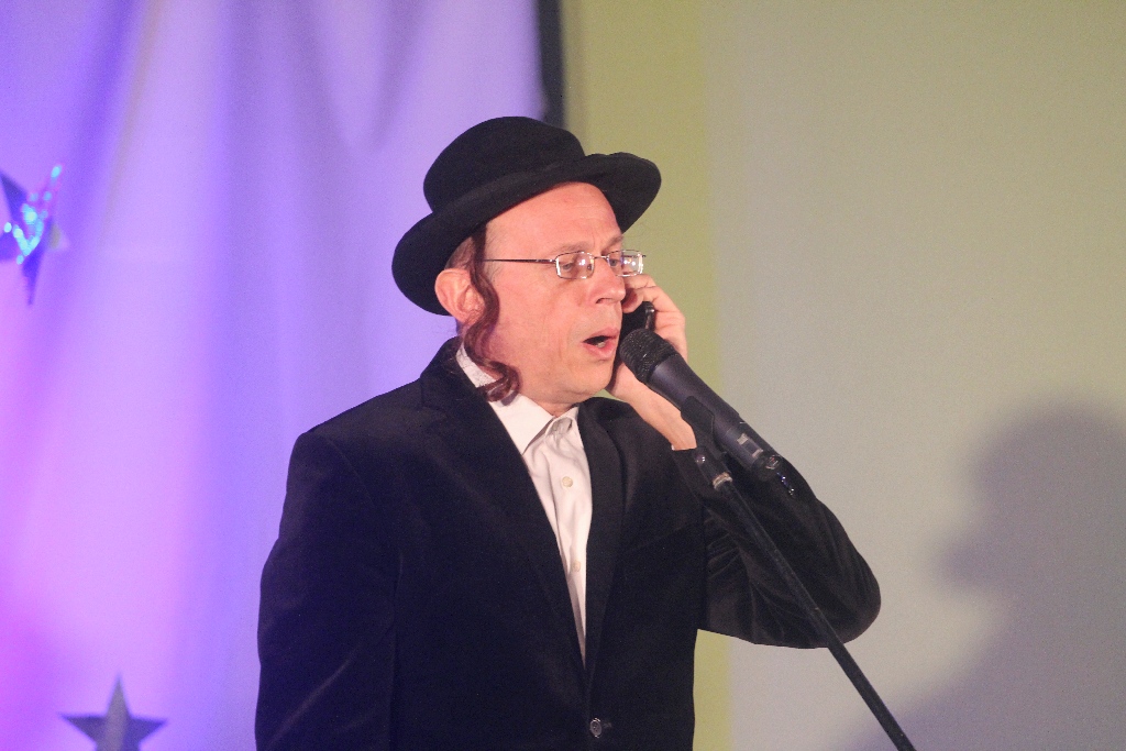 Kabaret pod Wyrwigroszem wystąpił w Kunicach na Dzień Kobiet