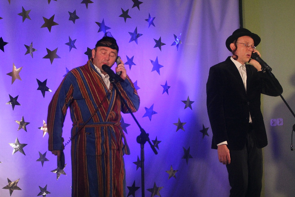 Kabaret pod Wyrwigroszem wystąpił w Kunicach na Dzień Kobiet