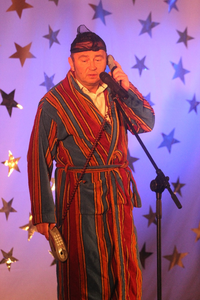 Kabaret pod Wyrwigroszem wystąpił w Kunicach na Dzień Kobiet