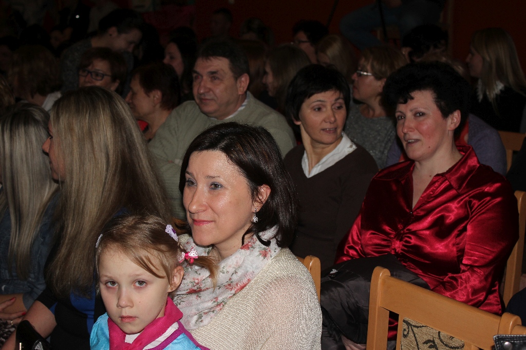 Mieszkanki Koskowic obejrzały męski występ z okazji Dnia Kobiet