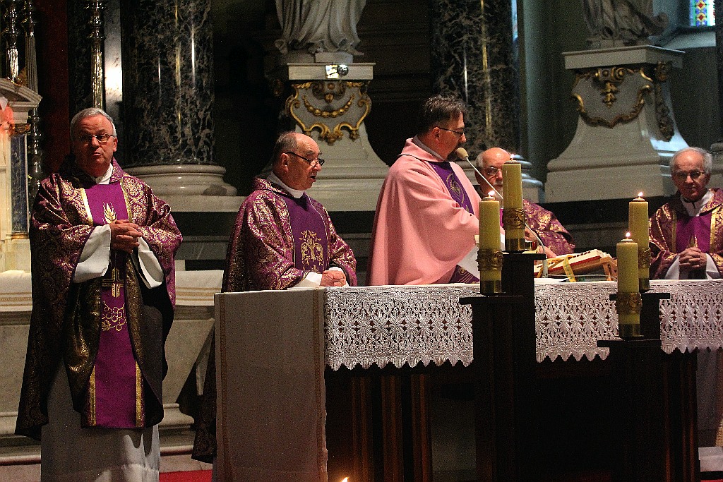 Relikwie ojców Zbigniewa i Michała w kościele świętego Jana