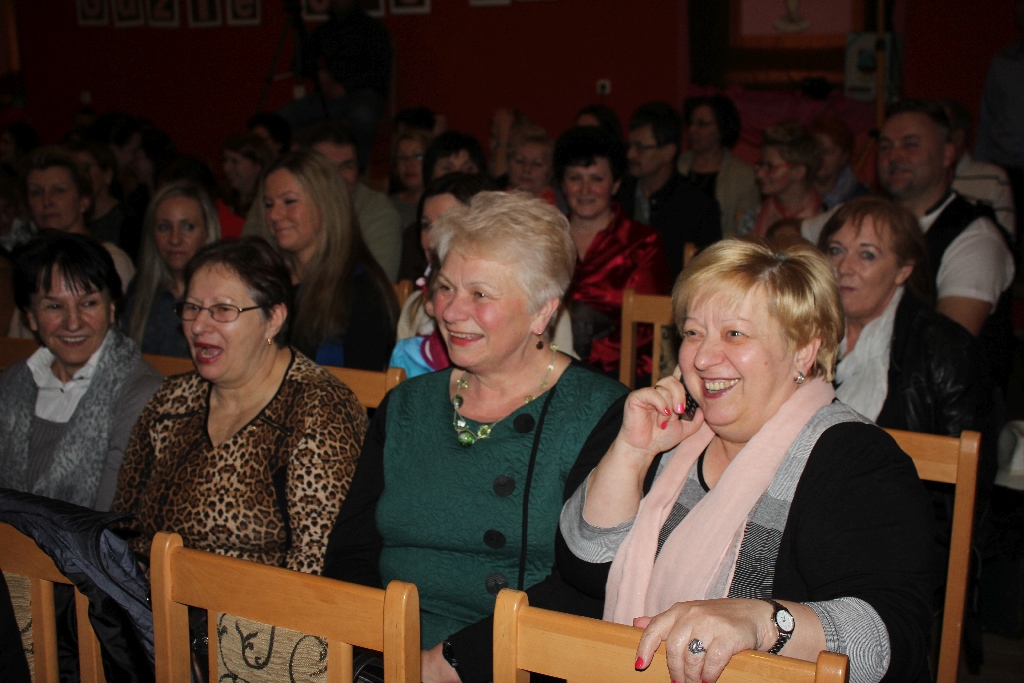 Mieszkanki Koskowic obejrzały męski występ z okazji Dnia Kobiet