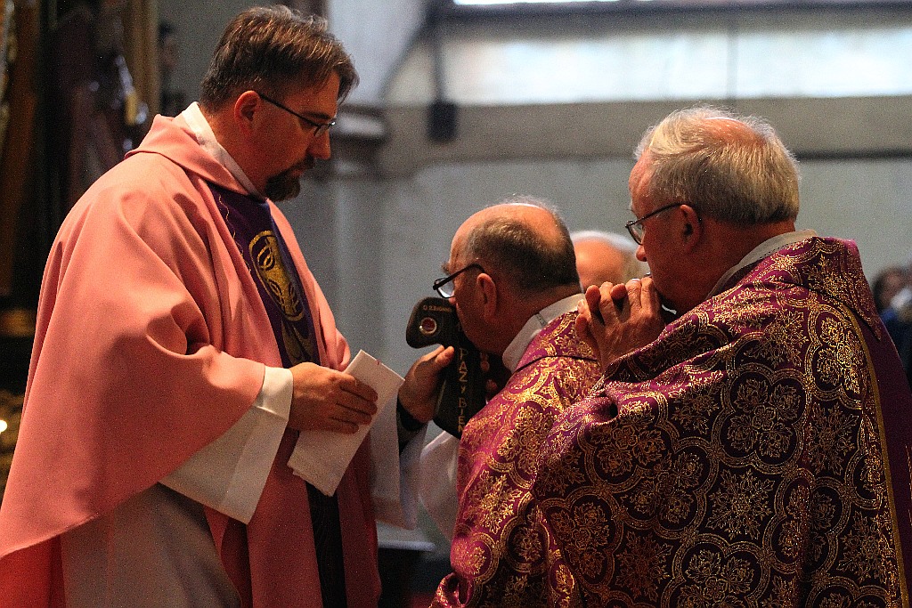 Relikwie ojców Zbigniewa i Michała w kościele świętego Jana