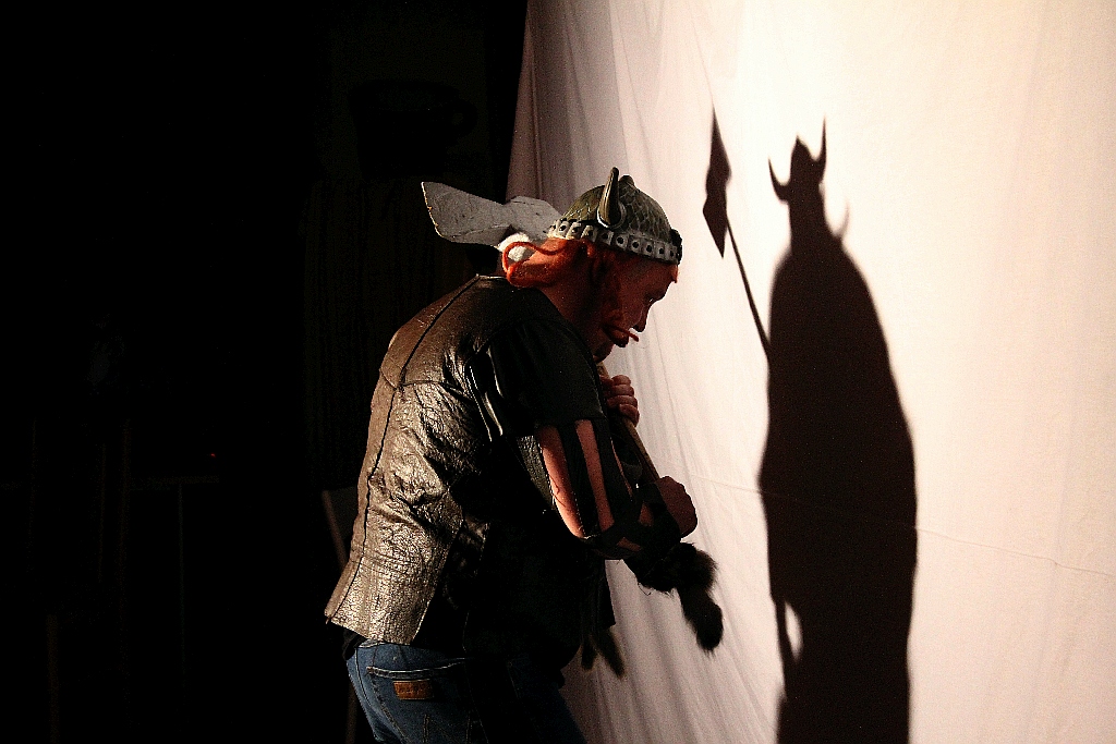 Mieszkanki Koskowic obejrzały męski występ z okazji Dnia Kobiet