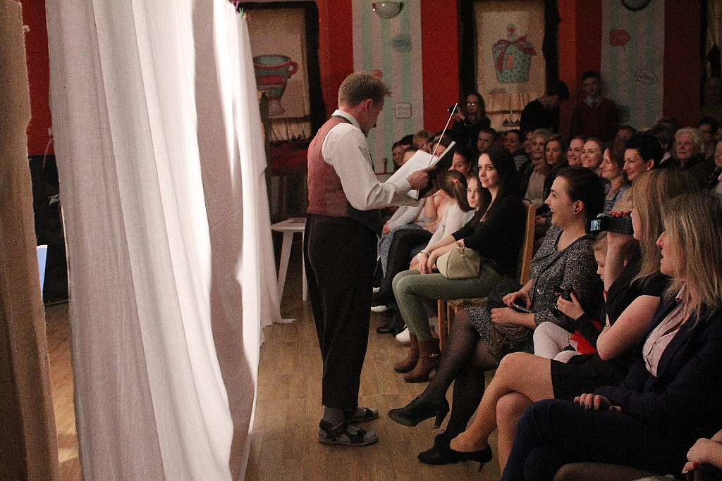 Mieszkanki Koskowic obejrzały męski występ z okazji Dnia Kobiet