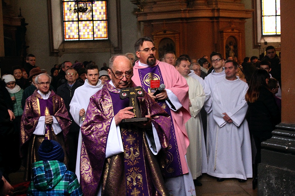 Relikwie ojców Zbigniewa i Michała w kościele świętego Jana