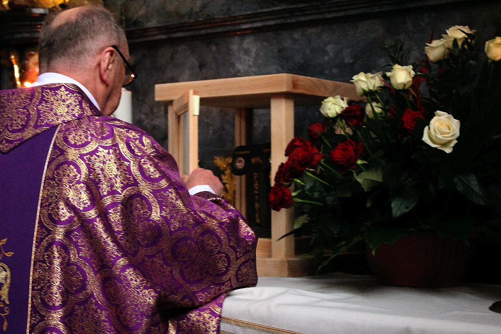 Relikwie ojców Zbigniewa i Michała w kościele świętego Jana