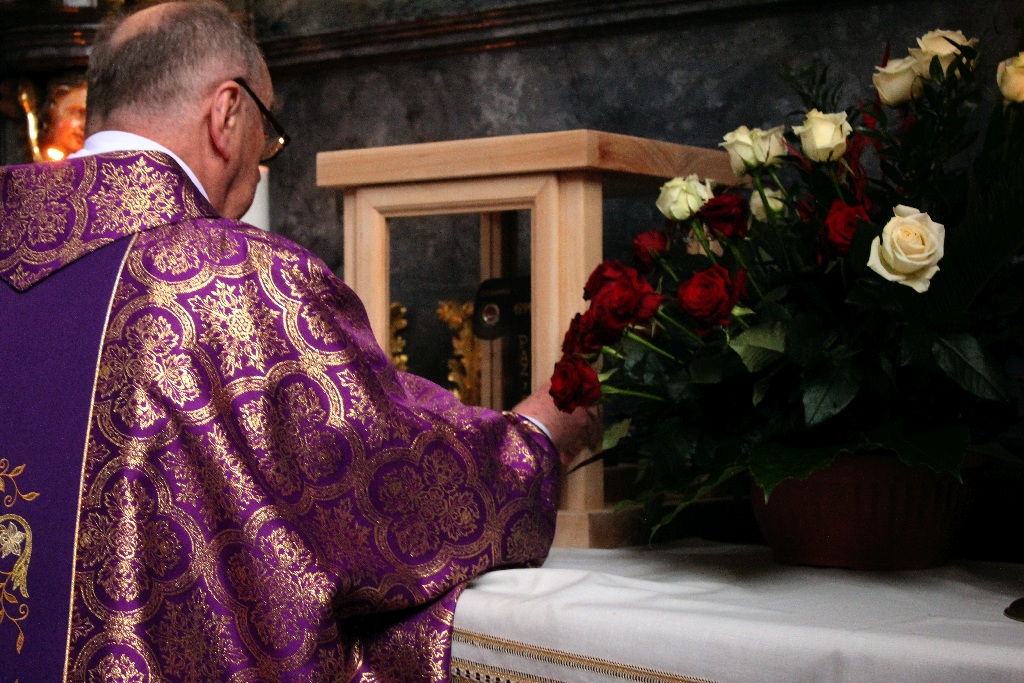 Relikwie ojców Zbigniewa i Michała w kościele świętego Jana