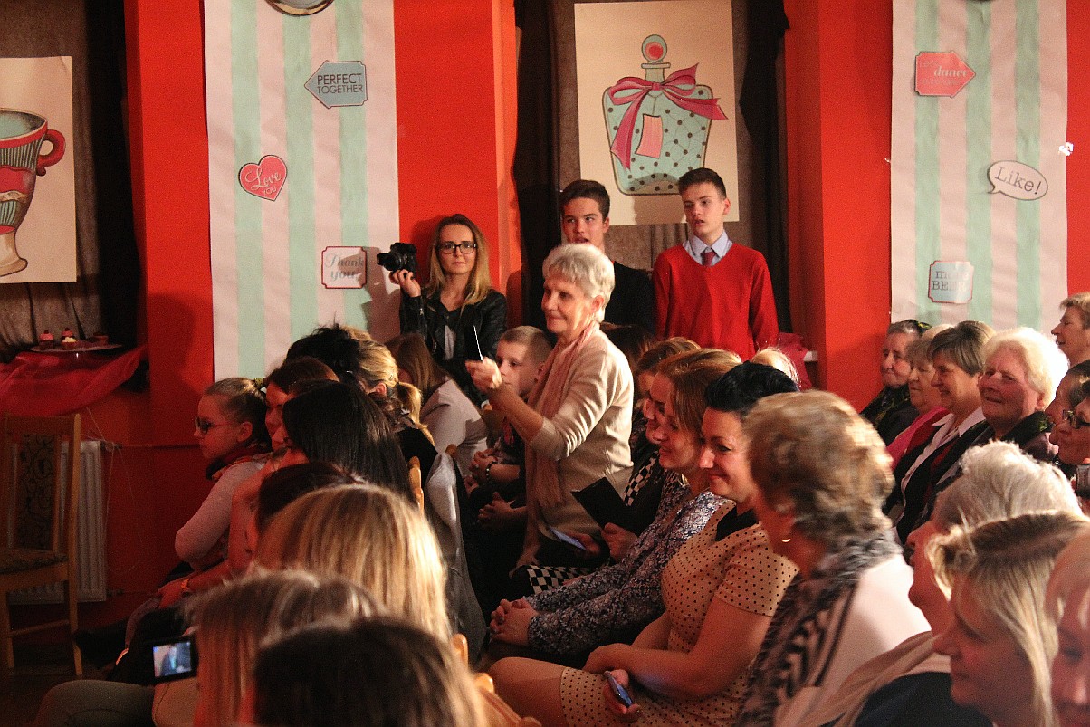 Mieszkanki Koskowic obejrzały męski występ z okazji Dnia Kobiet