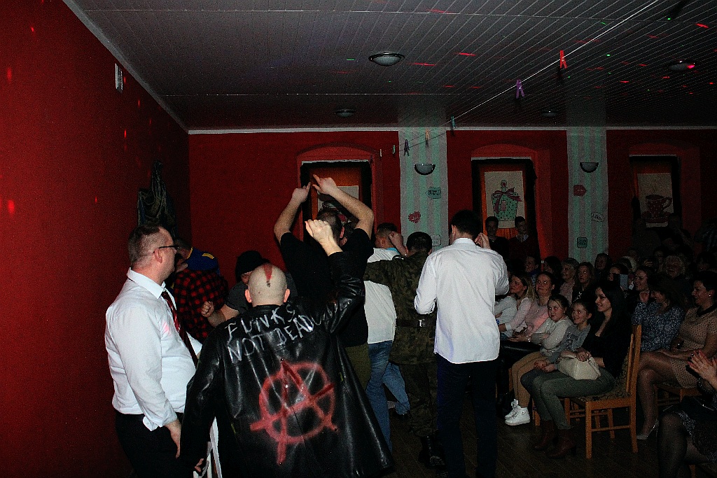 Mieszkanki Koskowic obejrzały męski występ z okazji Dnia Kobiet