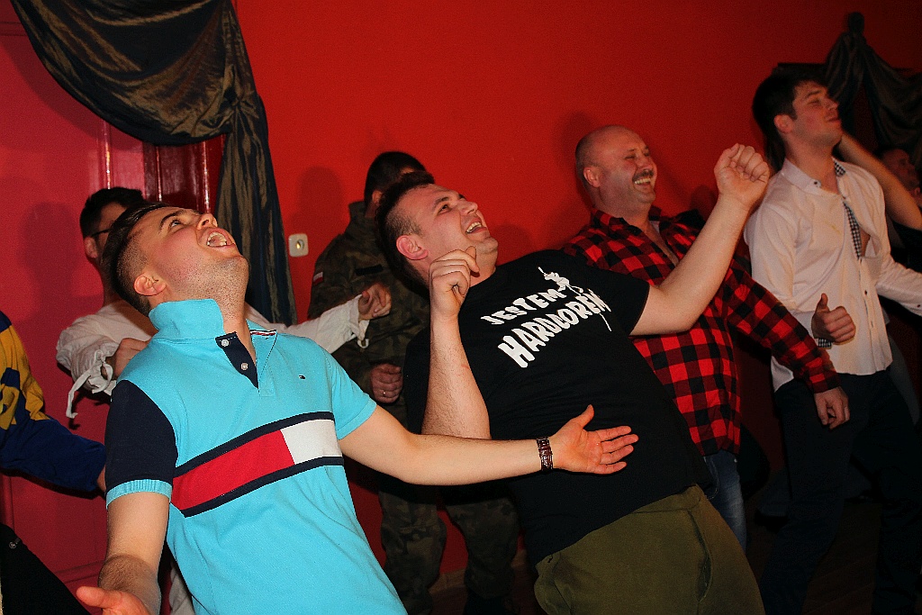 Mieszkanki Koskowic obejrzały męski występ z okazji Dnia Kobiet