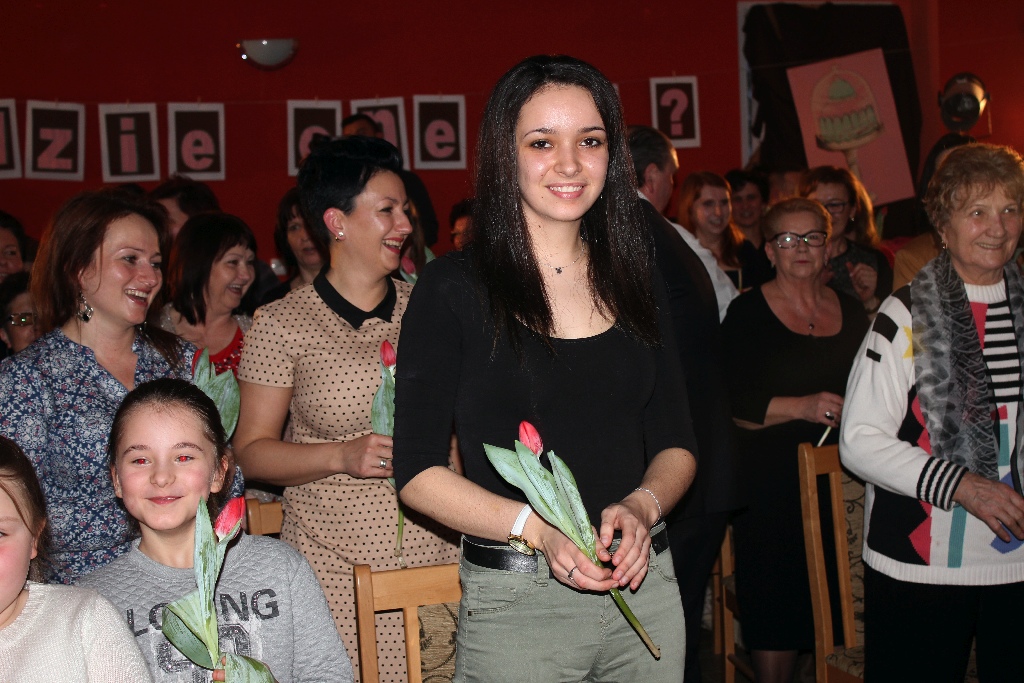 Mieszkanki Koskowic obejrzały męski występ z okazji Dnia Kobiet