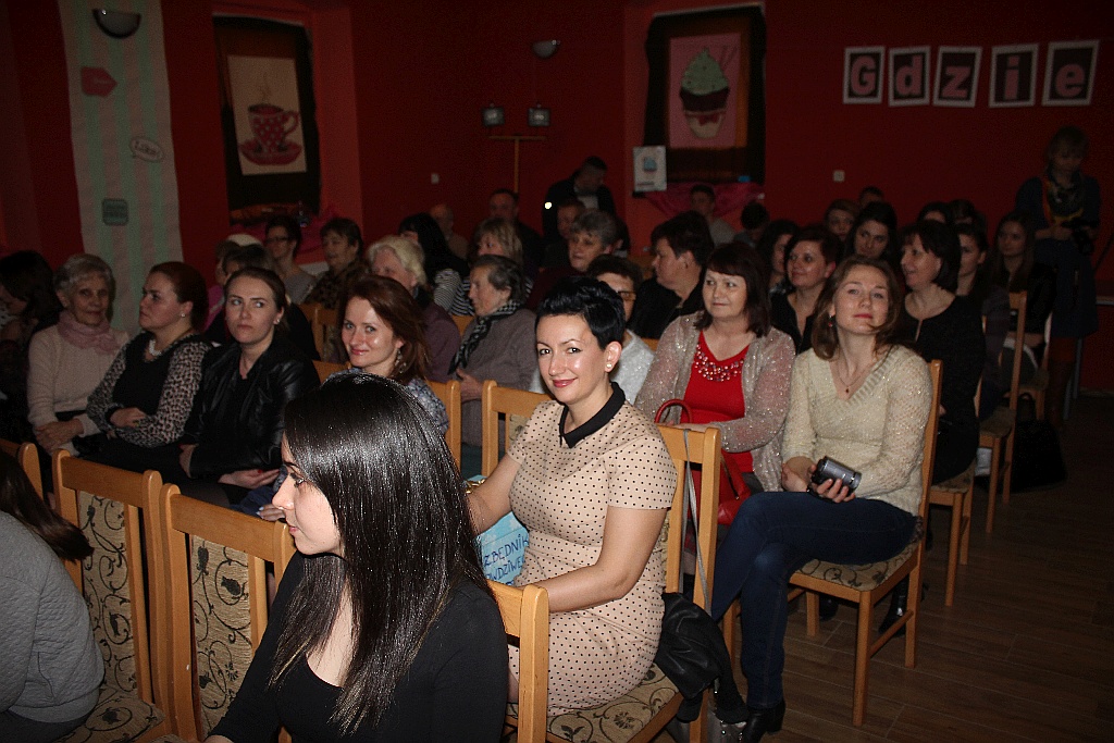 Mieszkanki Koskowic obejrzały męski występ z okazji Dnia Kobiet