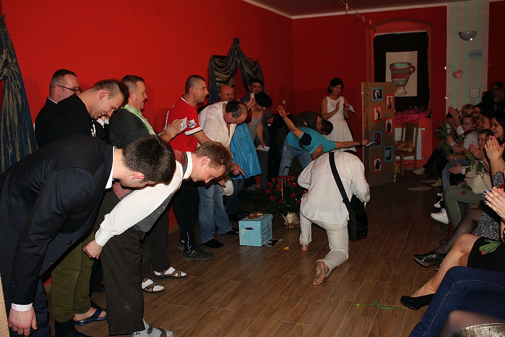 Mieszkanki Koskowic obejrzały męski występ z okazji Dnia Kobiet