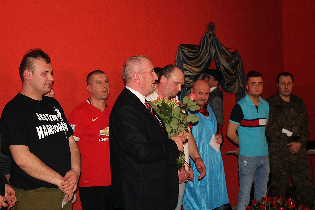 Mieszkanki Koskowic obejrzały męski występ z okazji Dnia Kobiet