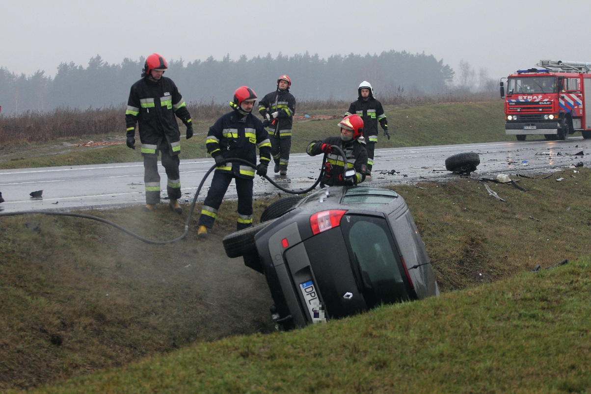 Na obwodnicy samochód ciężarowy zderzył się z osobówką