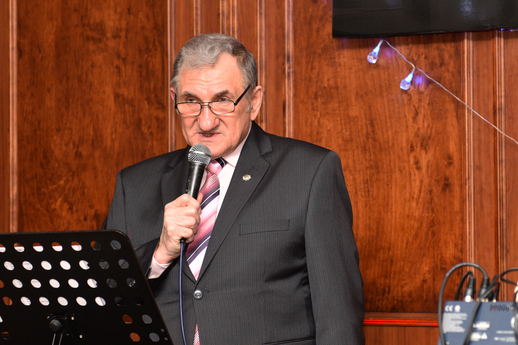 Policyjni emeryci zaprosili swoje panie na wspólne świętowanie