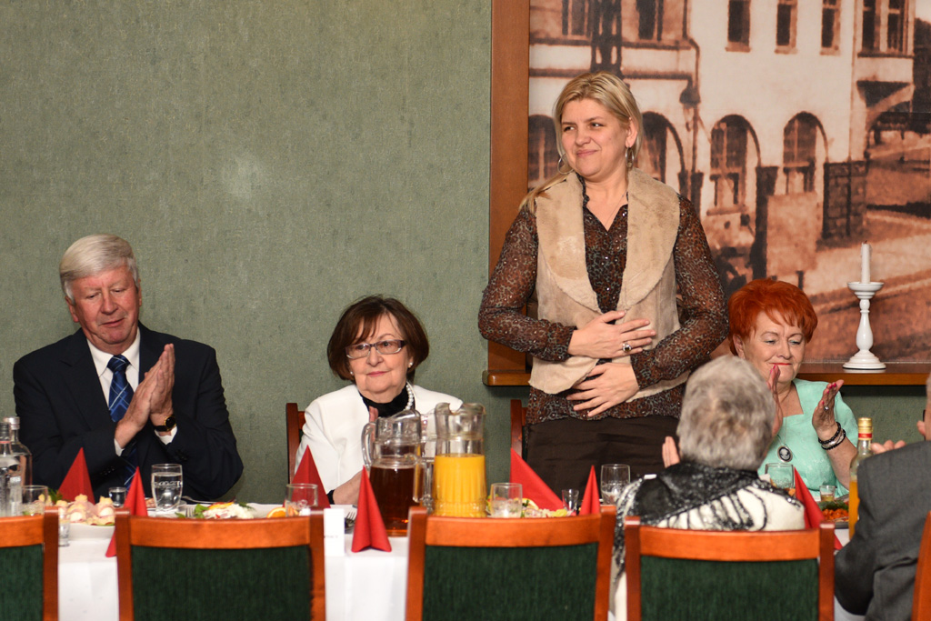 Policyjni emeryci zaprosili swoje panie na wspólne świętowanie