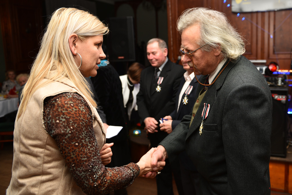 Policyjni emeryci zaprosili swoje panie na wspólne świętowanie