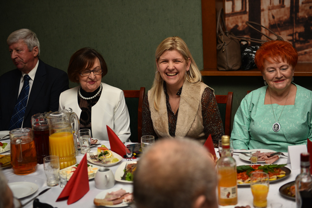 Policyjni emeryci zaprosili swoje panie na wspólne świętowanie