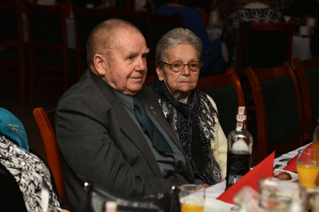 Policyjni emeryci zaprosili swoje panie na wspólne świętowanie