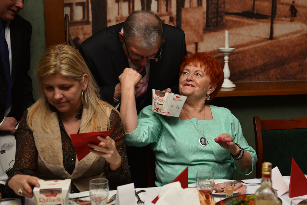 Policyjni emeryci zaprosili swoje panie na wspólne świętowanie