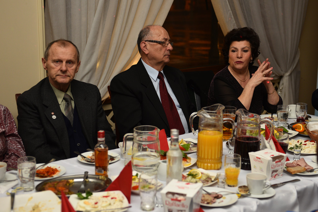 Policyjni emeryci zaprosili swoje panie na wspólne świętowanie