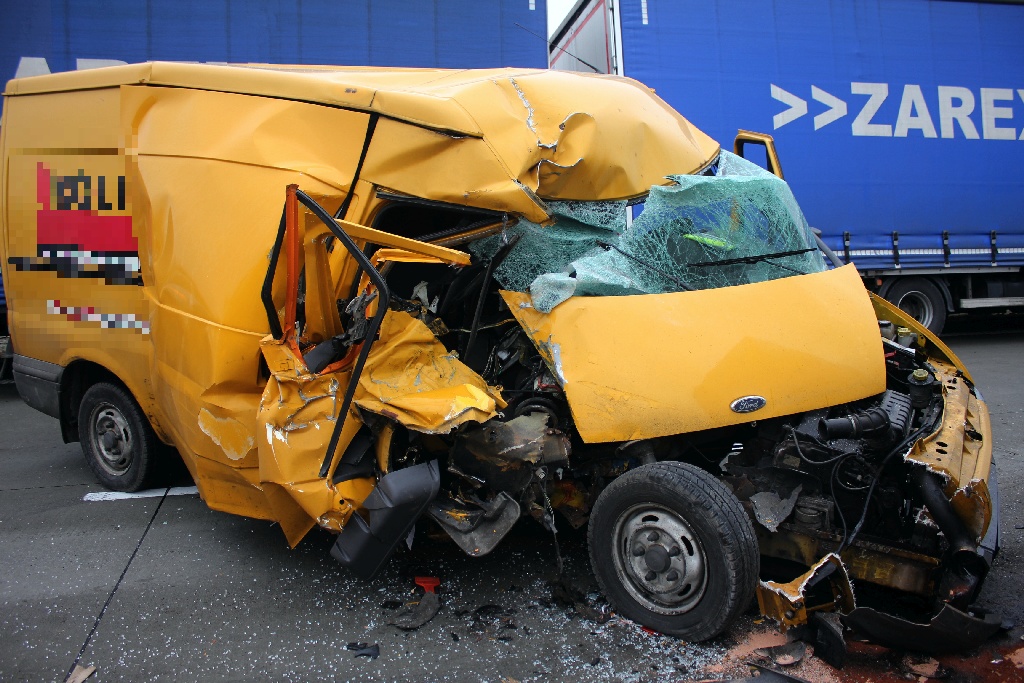 Wypadek an A4. Zderzyły się trzy busy. Jedna osoba ranna
