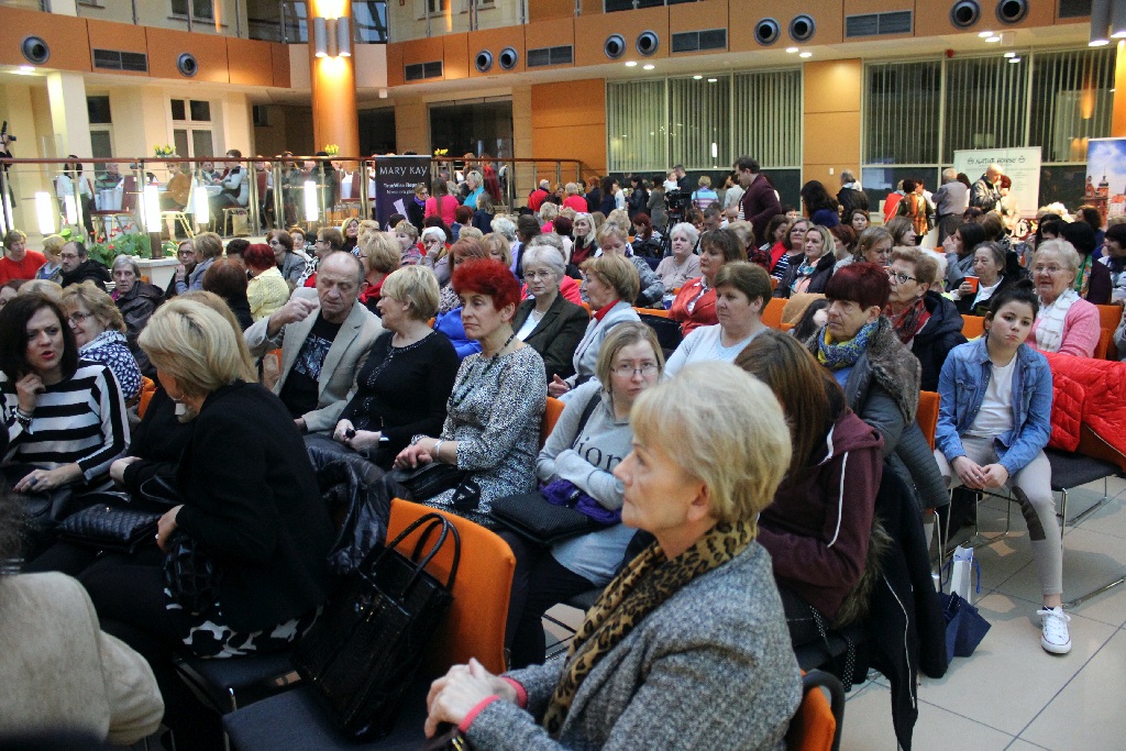 Tłum legniczanek spotkał się w Letii z Robertem Moskwą