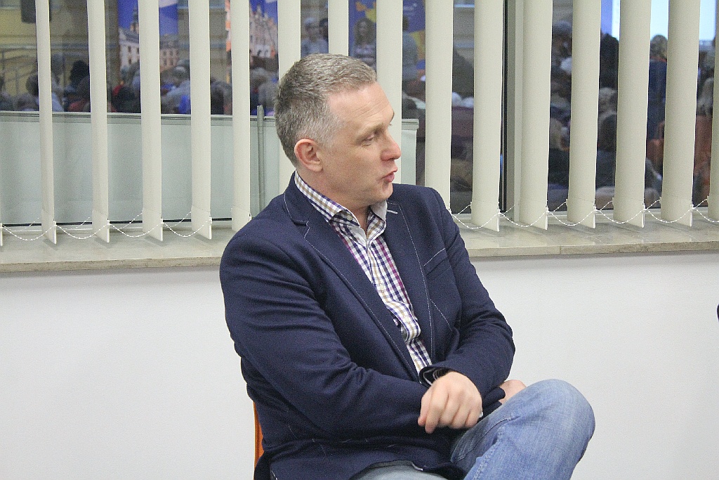 Tłum legniczanek spotkał się w Letii z Robertem Moskwą