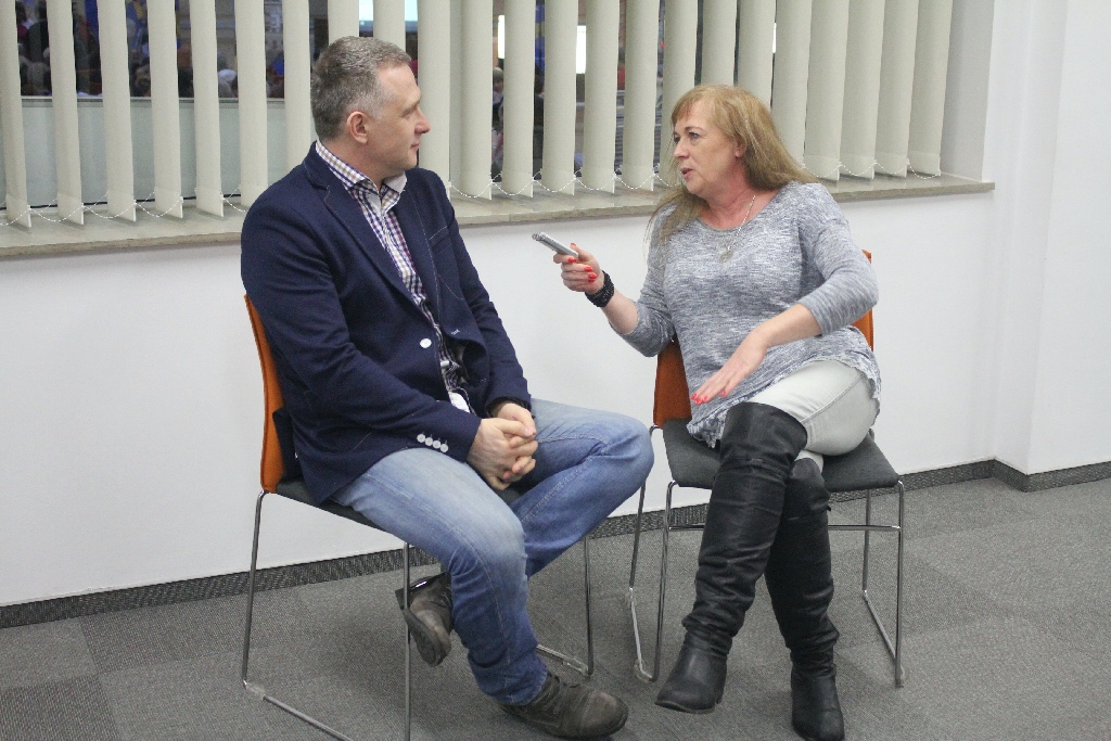 Tłum legniczanek spotkał się w Letii z Robertem Moskwą