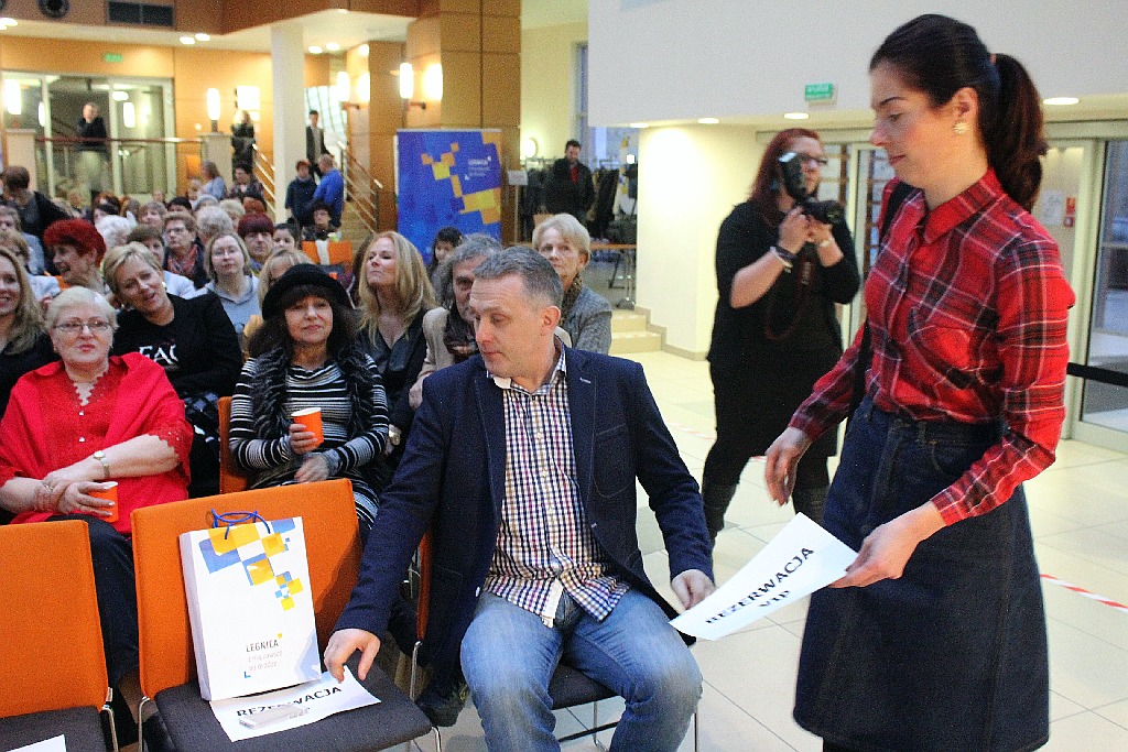 Tłum legniczanek spotkał się w Letii z Robertem Moskwą