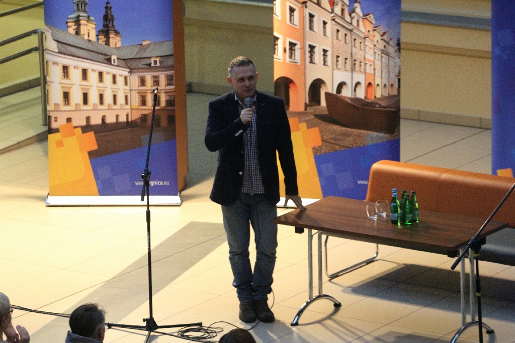 Tłum legniczanek spotkał się w Letii z Robertem Moskwą