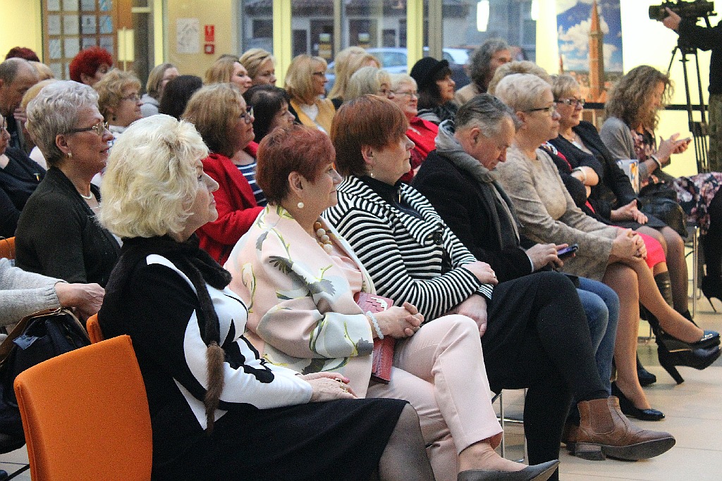 Tłum legniczanek spotkał się w Letii z Robertem Moskwą