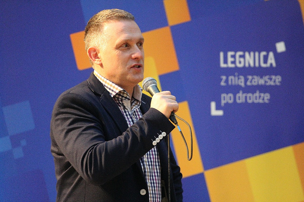 Tłum legniczanek spotkał się w Letii z Robertem Moskwą