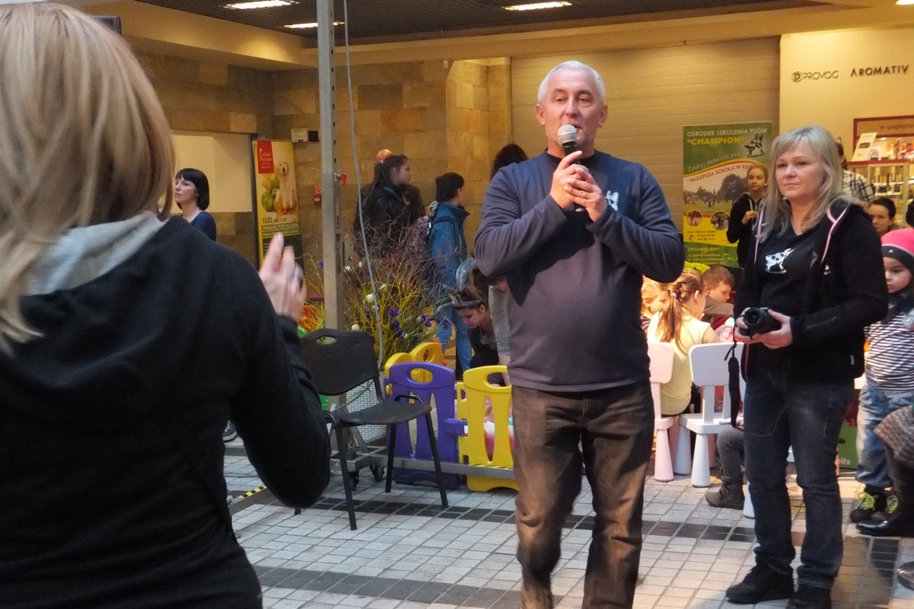 W Galerii Piastów odbyło się charytatywne malowanie pisanek