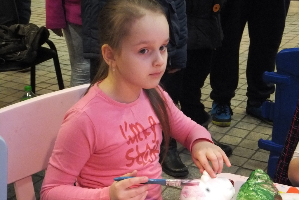 W Galerii Piastów odbyło się charytatywne malowanie pisanek