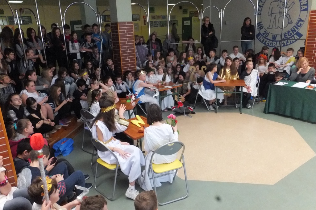 W „dwudziestce” odbył się Szkolny Konkurs Mitologiczny