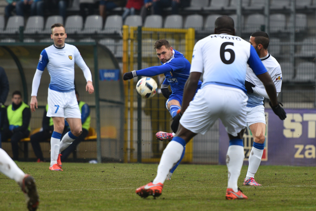 Gol Artjunina to za mało. Miedź na remis z Zawiszą