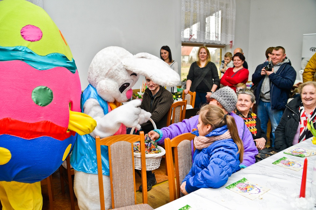 W Pawlikowicach odbył się kiermasz wielkanocny gminy Chojnów