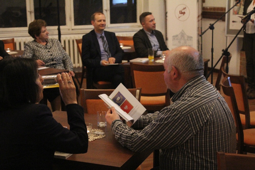 W bibliotece odbyła się promocja książki Czesława Kowalaka