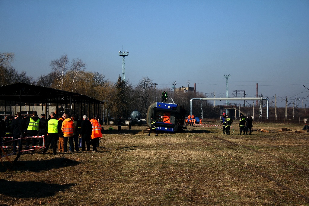 Usuwanie skutków katastrofy kolejowej ćwiczyli  strażacy