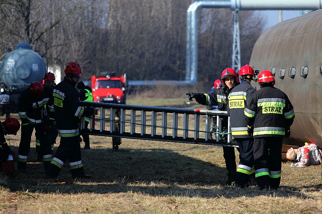 Usuwanie skutków katastrofy kolejowej ćwiczyli  strażacy